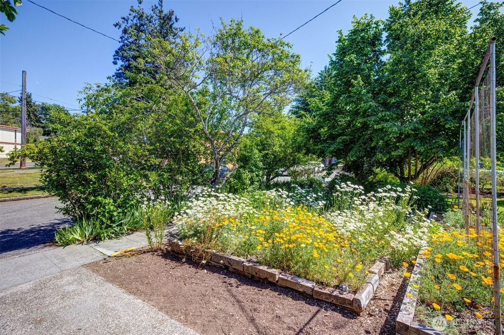 Photo of 9507 59th Avenue S, Seattle, WA 98118 (MLS # 2386930)