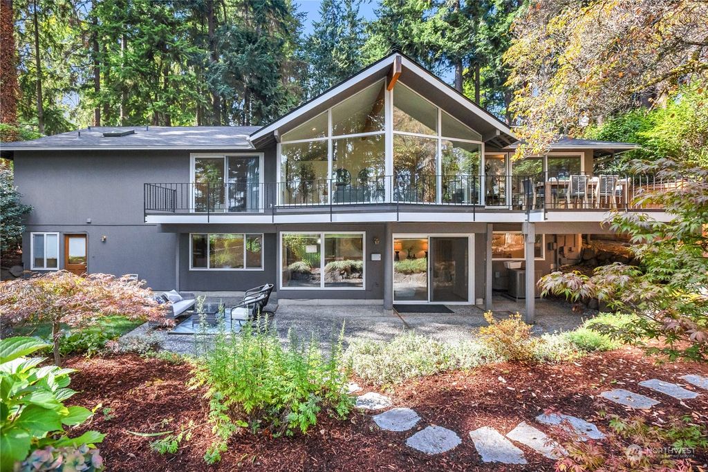 Photo of 6130 E Mercer Way, Mercer Island, WA 98040 (MLS # 2248132)