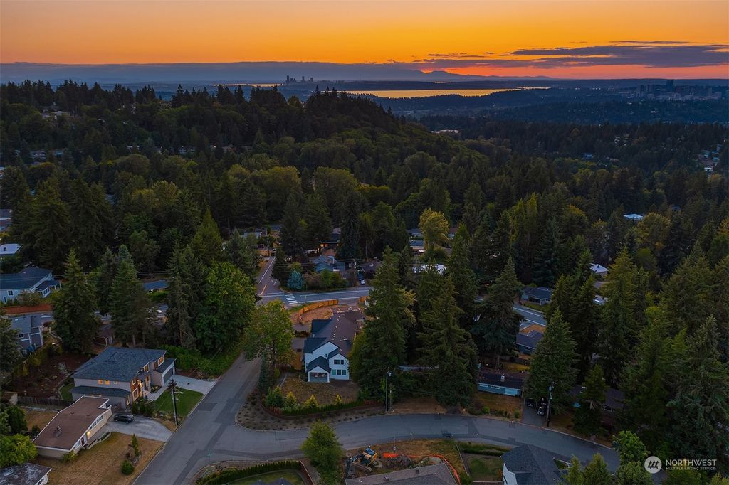 Photo of 15015 SE 45th Place, Bellevue, WA 98006 (MLS # 2148458)