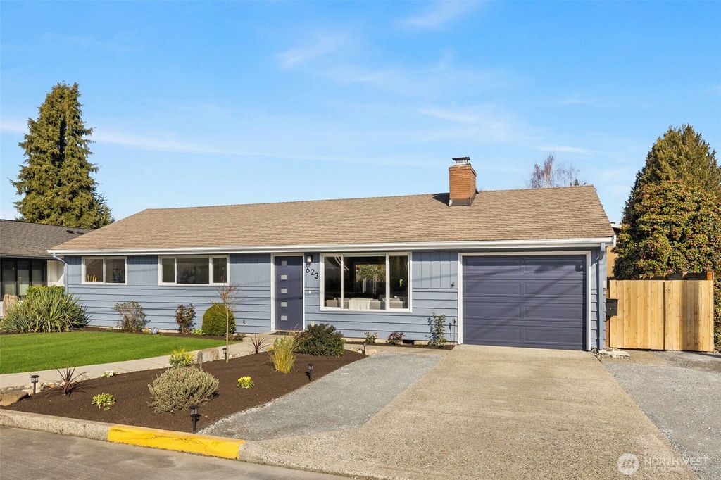Photo of 623 Aloha Way, Edmonds, WA 98020 (MLS # 2489983)