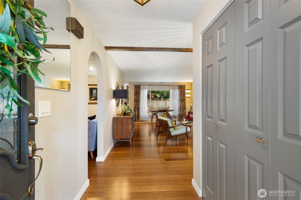 Photo of 8924 NE 191st Place, Bothell, WA 98011 (MLS # 2495782)