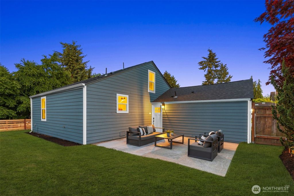 Photo of 524 N 92nd Street, Seattle, WA 98103 (MLS # 2386159)