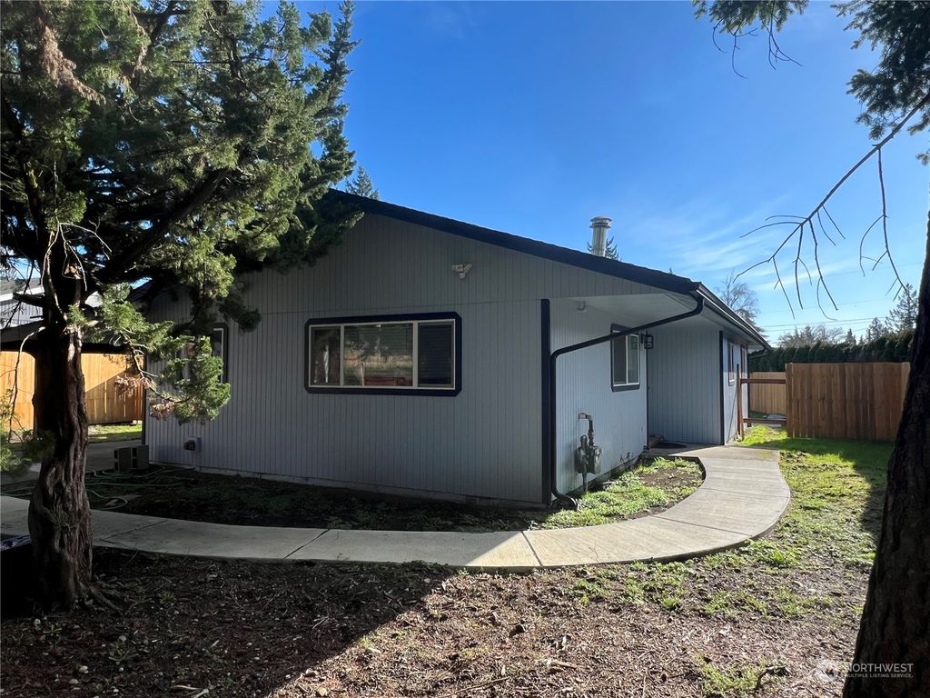 Photo of 3611 S 190th Street, SeaTac, WA 98188 (MLS # 2198935)