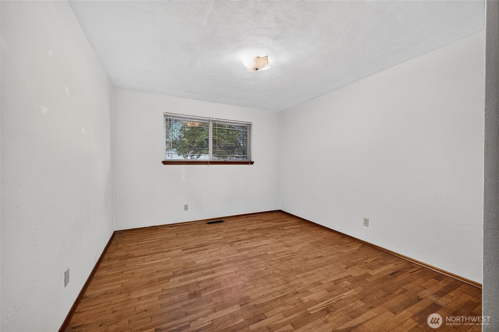 2016 J Street NE