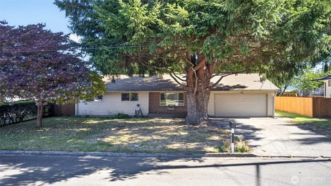 Photo of 2016 J Street NE, Auburn, WA 98002 (MLS # 2588326)