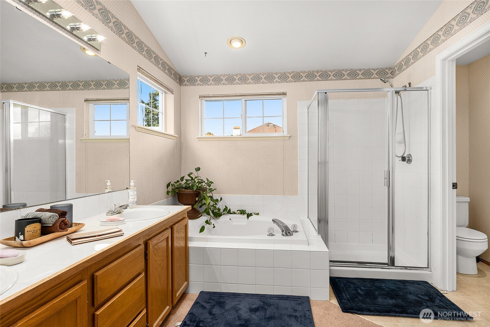 Renton, Washington 98055, United States, 5 Bedrooms Bedrooms, ,3 BathroomsBathrooms,Residential,Active,130216