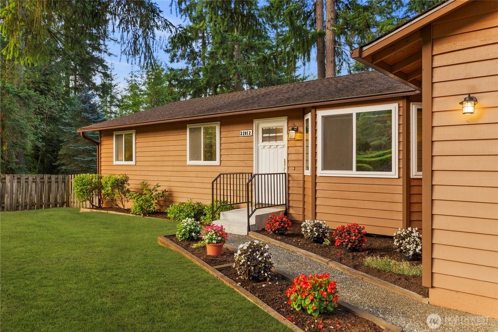 Photo of 22012 Villa Drive, Snohomish, WA 98296 (MLS # 2396414)