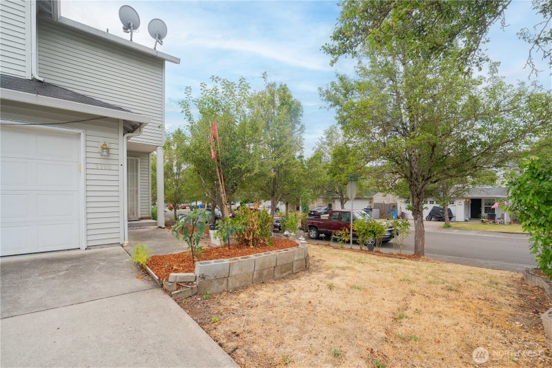 1115 W 33rd Way