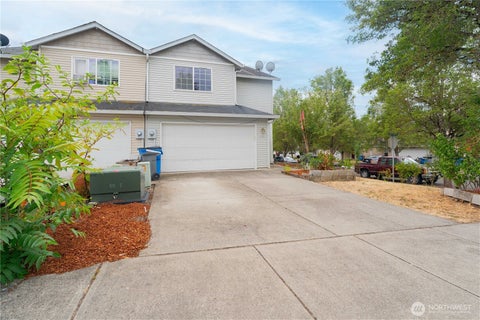 Photo of 1115 W 33rd Way, Vancouver, WA 98660 (MLS # 2529514)