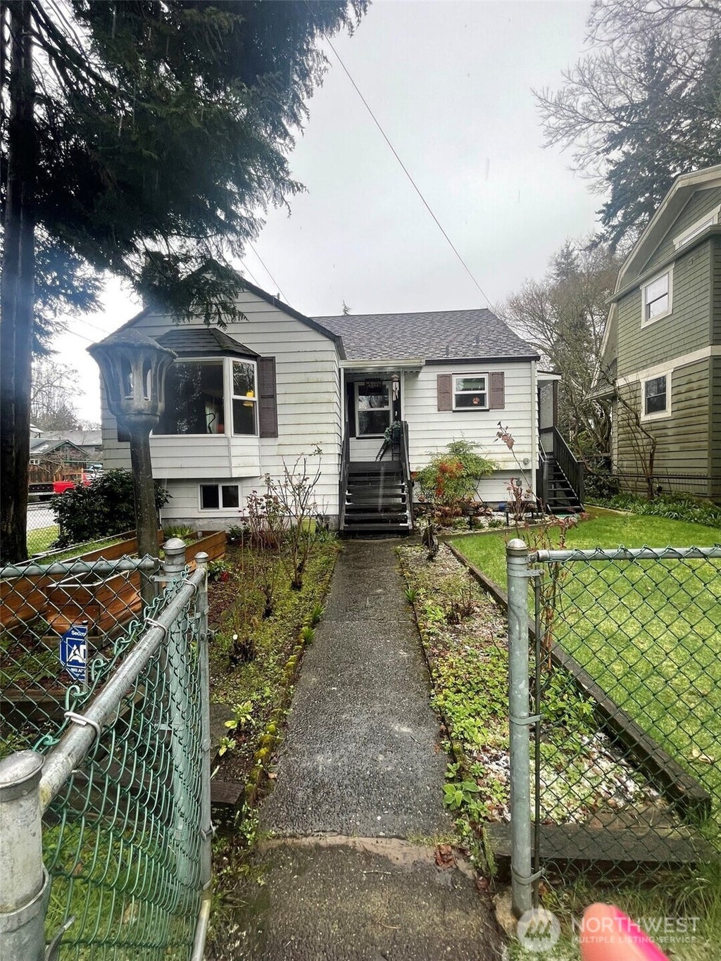 Photo of 9256 7th Avenue NW, Seattle, WA 98117 (MLS # 2575514)