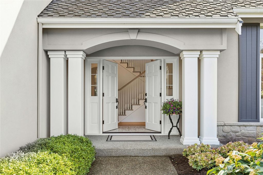 Photo of 21425 SE 34th Place, Sammamish, WA 98075 (MLS # 2492615)