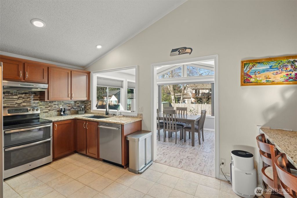 Photo of 13026 SE 206th Place, Kent, WA 98031 (MLS # 2470423)