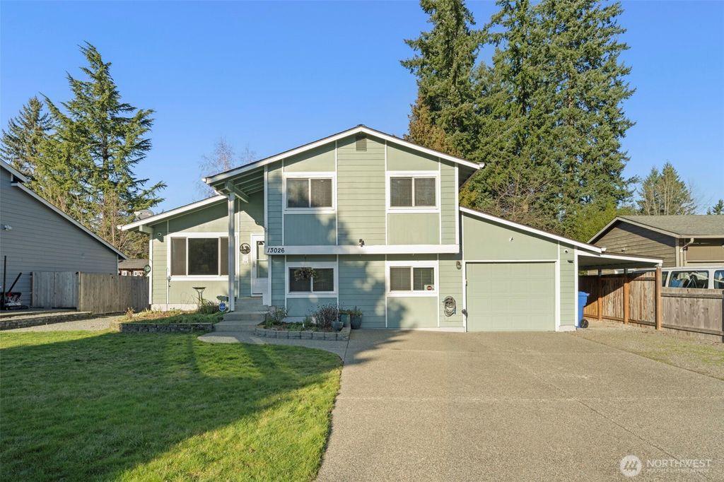 Photo of 13026 SE 206th Place, Kent, WA 98031 (MLS # 2470423)