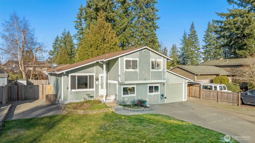 Photo of 13026 SE 206th Place, Kent, WA 98031 (MLS # 2470423)