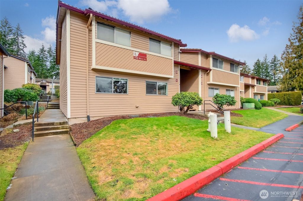 Photo of 17528 150th Court SE #L1, Renton, WA 98058 (MLS # 2335816)