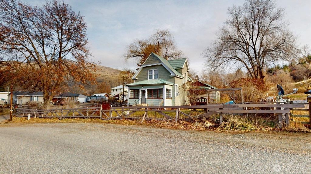 Photo of 10 Bighorn Dr Dr, Loomis, WA 98827 (MLS # 2467921)