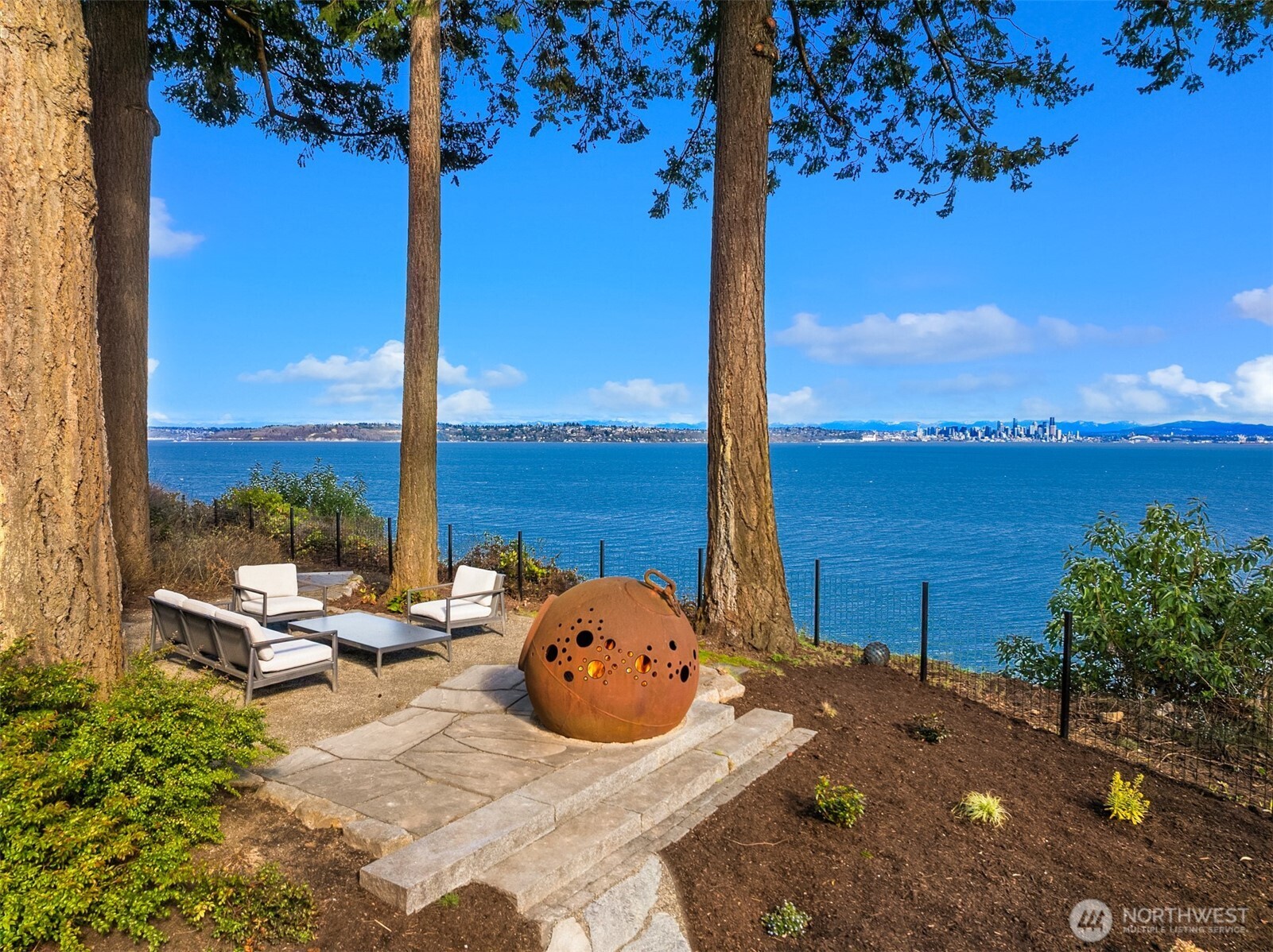 7268 Madrona Drive NE