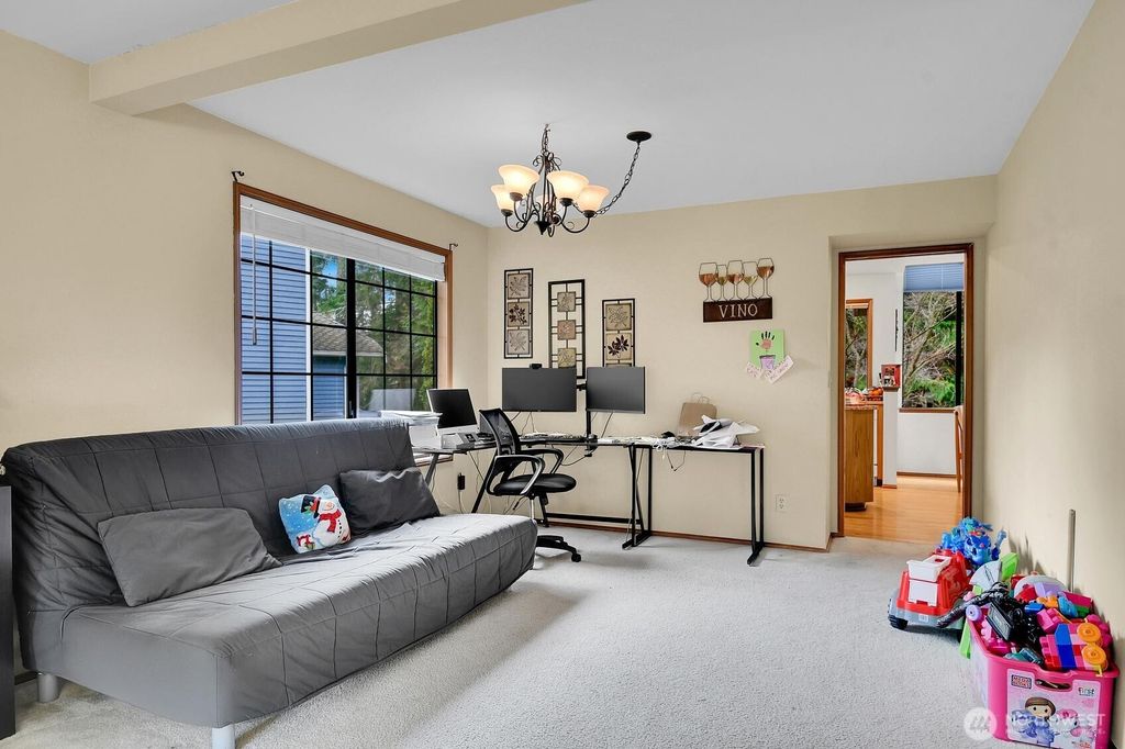 Photo of 17621 NE 138th Street, Redmond, WA 98052 (MLS # 2490637)