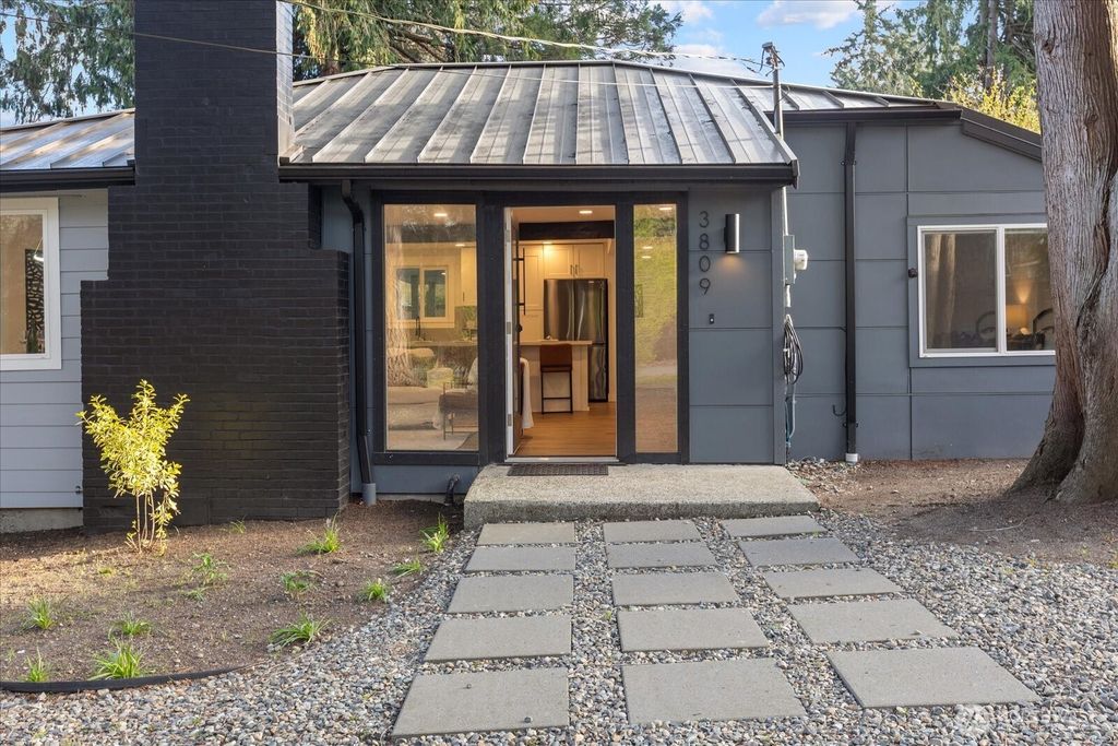 Photo of 3809 NE 105th Street, Seattle, WA 98125 (MLS # 2499935)