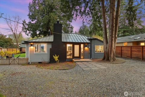 Photo of 3809 NE 105th Street, Seattle, WA 98125 (MLS # 2499935)