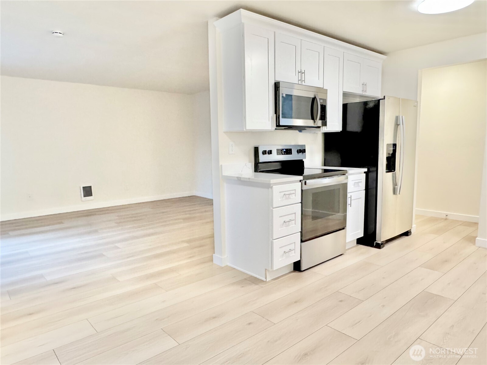 9025 E E Street