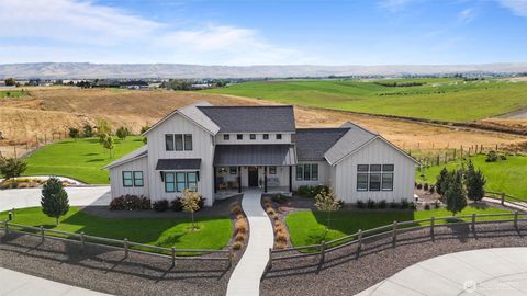 Photo of 125 Ponderosa Court Ct, Walla Walla, WA 99362 (MLS # 2345496)