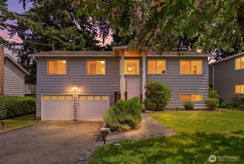 Photo of 7612 135th Place NE, Redmond, WA 98052 (MLS # 2529595)
