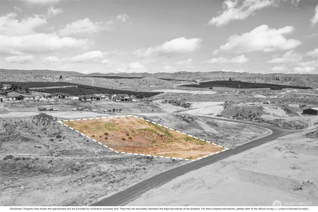 Photo of 162 S Valiant Drive, East Wenatchee, WA 98802 (MLS # 2584448)