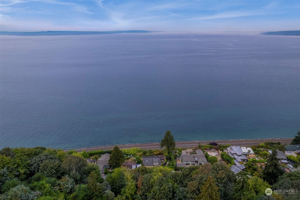 Photo of 3245 NW Esplanade, Seattle, WA 98117 (MLS # 1995548)