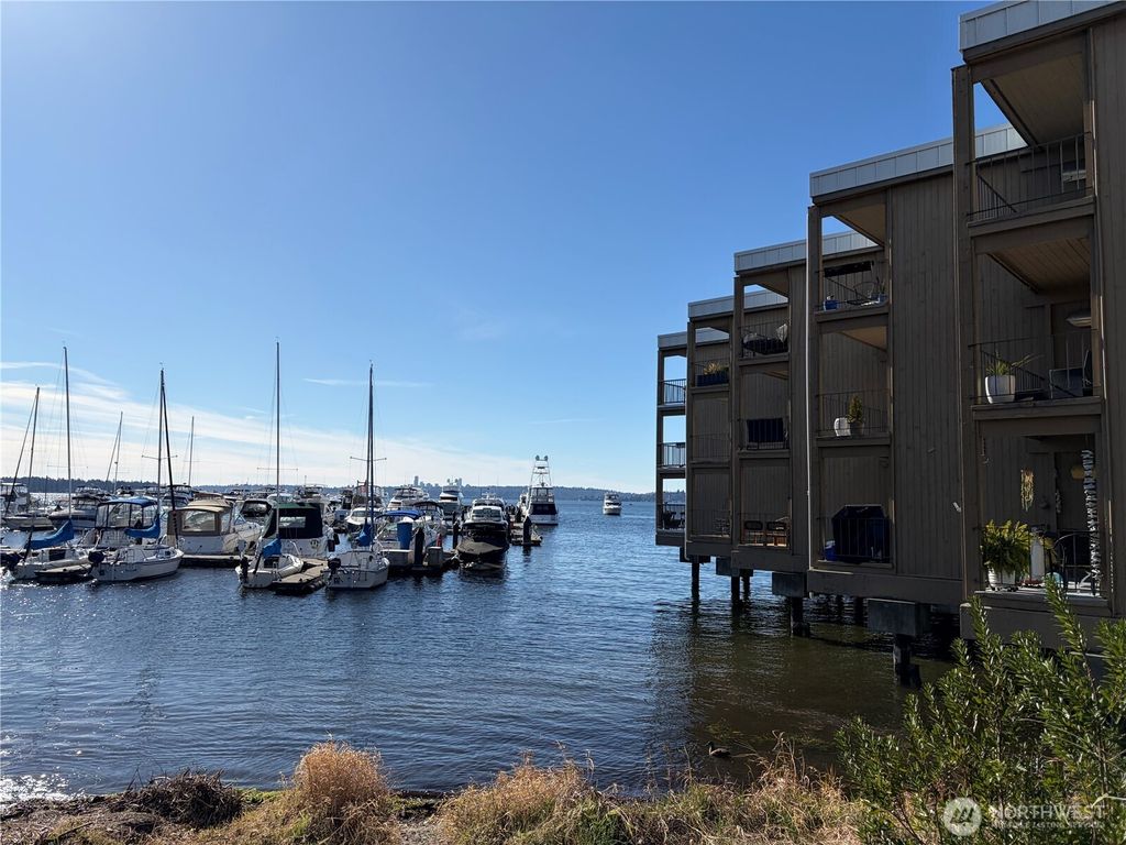 Photo of 65 Kirkland Avenue #202, Kirkland, WA 98033 (MLS # 2467081)