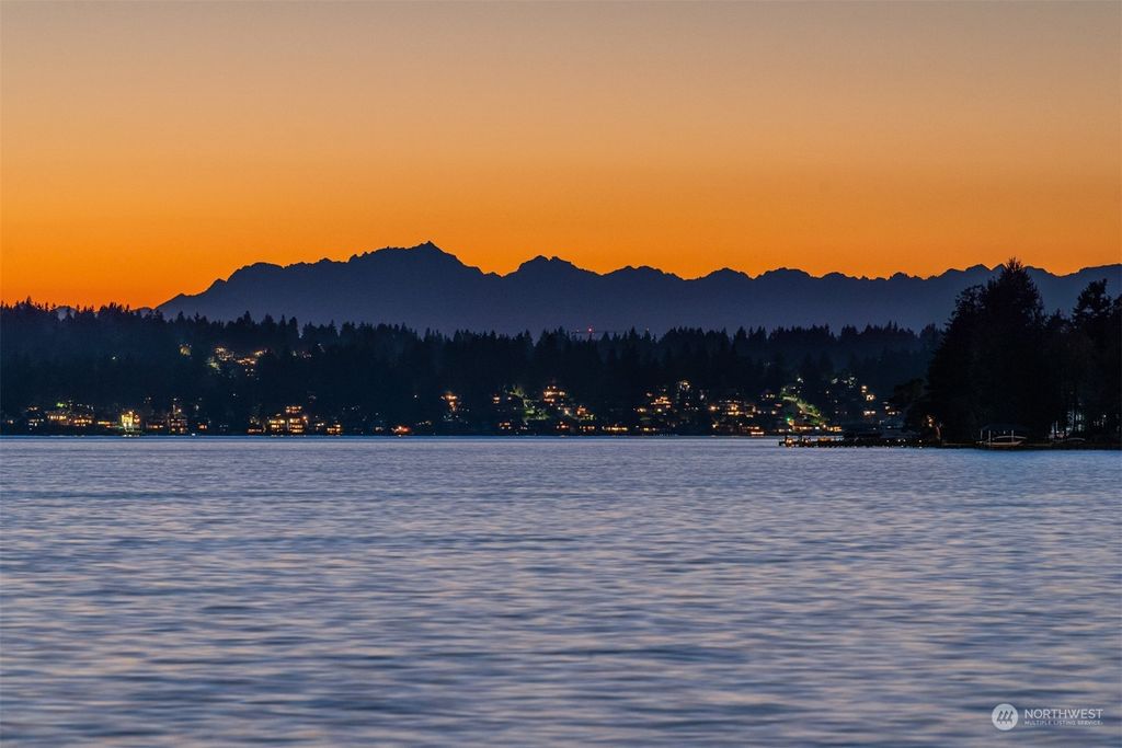 Photo of 2005 Rose Point Lane, Kirkland, WA 98033 (MLS # 2199292)