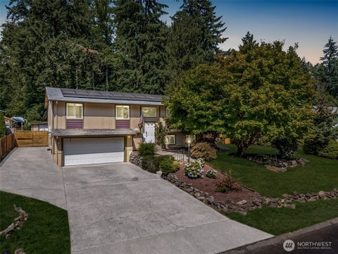 Photo of 21603 125th Street Ct E, Bonney Lake, WA 98391 (MLS # 2570632)