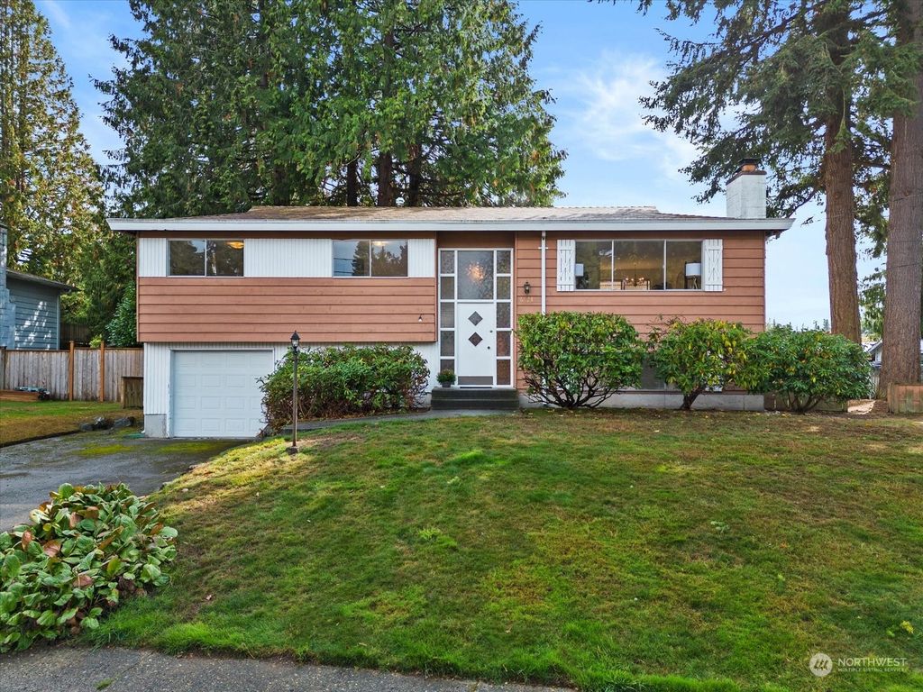 Photo of 6824 192nd Street SW, Lynnwood, WA 98036 (MLS # 2165739)