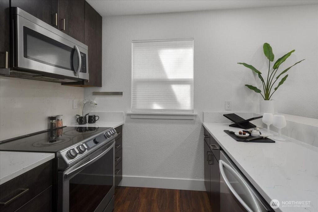 Photo of 9805 Avondale Road NE #L137, Redmond, WA 98052 (MLS # 2349043)