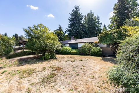 2215 S 216th Street Des Moines WA 98198