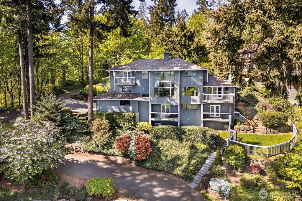 Photo of 4741 Fernridge Lane, Mercer Island, WA 98040 (MLS # 2362585)