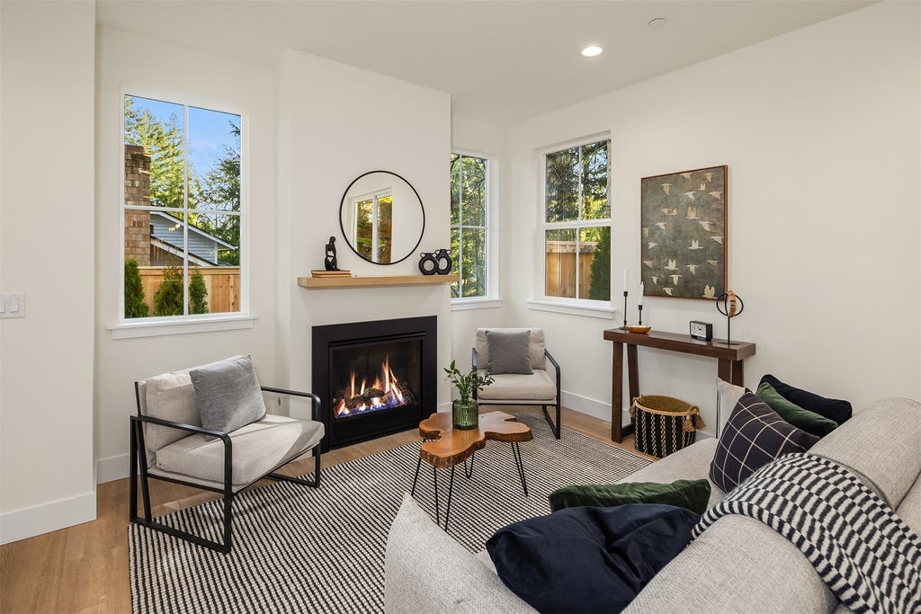 Photo of 11810 NE 103rd Place, Kirkland, WA 98033 (MLS # 2596831)