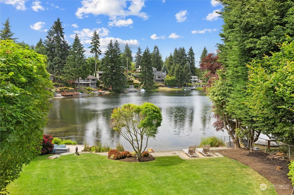 Photo of 19715 1st Place SW, Normandy Park, WA 98166 (MLS # 2127187)