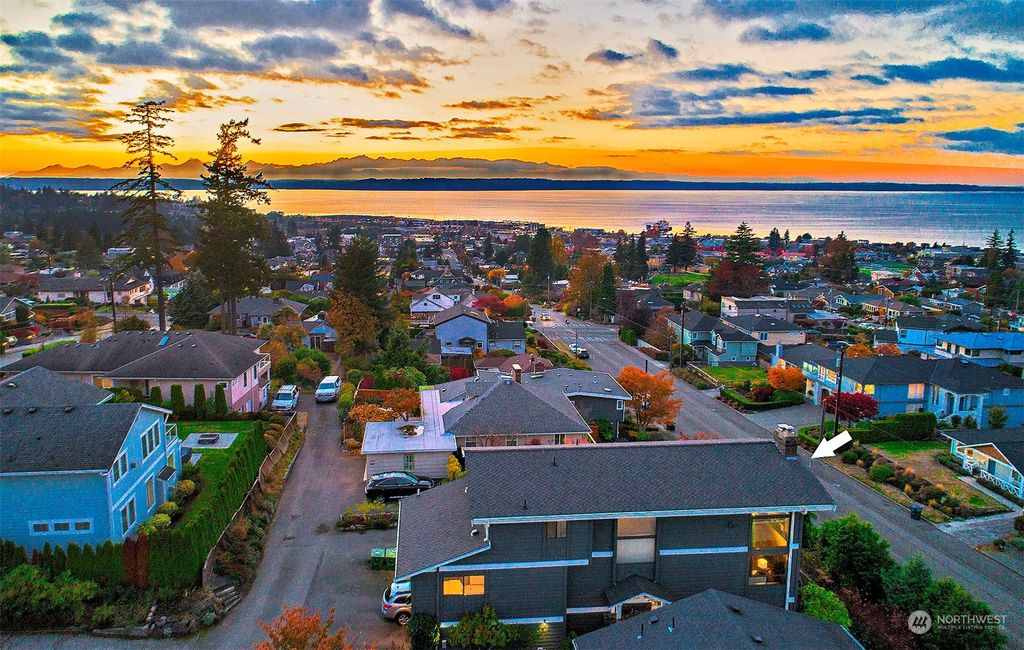 Photo of 936 Maple Street, Edmonds, WA 98020 (MLS # 2076891)