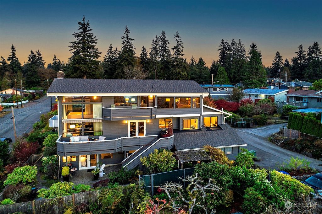 Photo of 936 Maple Street, Edmonds, WA 98020 (MLS # 2076891)