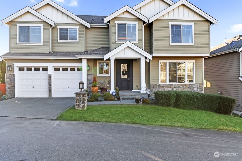 Photo of 1411 Davis Avenue S, Renton, WA 98055 (MLS # 2326633)