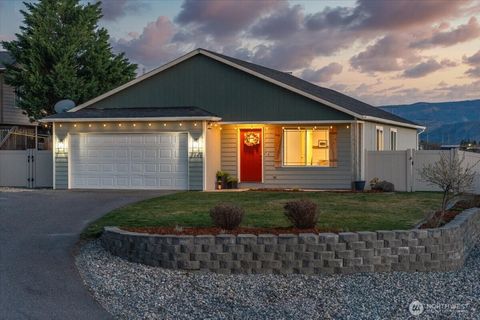 Photo of 3949 NE Vista Del Rey Drive, East Wenatchee, WA 98802 (MLS # 2500333)