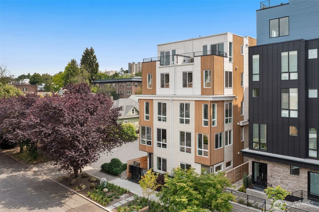 Photo of 222 A 10th Avenue E, Seattle, WA 98102 (MLS # 2420096)