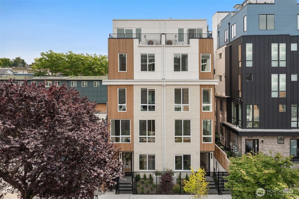 Photo of 222 A 10th Avenue E, Seattle, WA 98102 (MLS # 2420096)