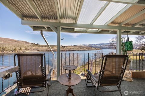 Photo of 1617 Fairview Avenue, Bridgeport, WA 98813 (MLS # 2482515)