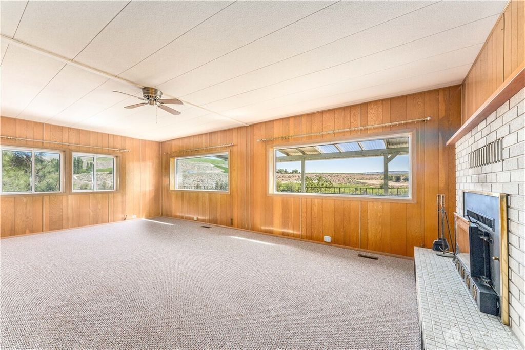 Photo of 1617 Fairview Avenue, Bridgeport, WA 98813 (MLS # 2482515)