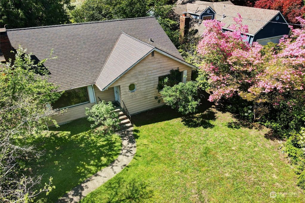 Photo of 10733 17th Avenue NE, Seattle, WA 98125 (MLS # 2158615)