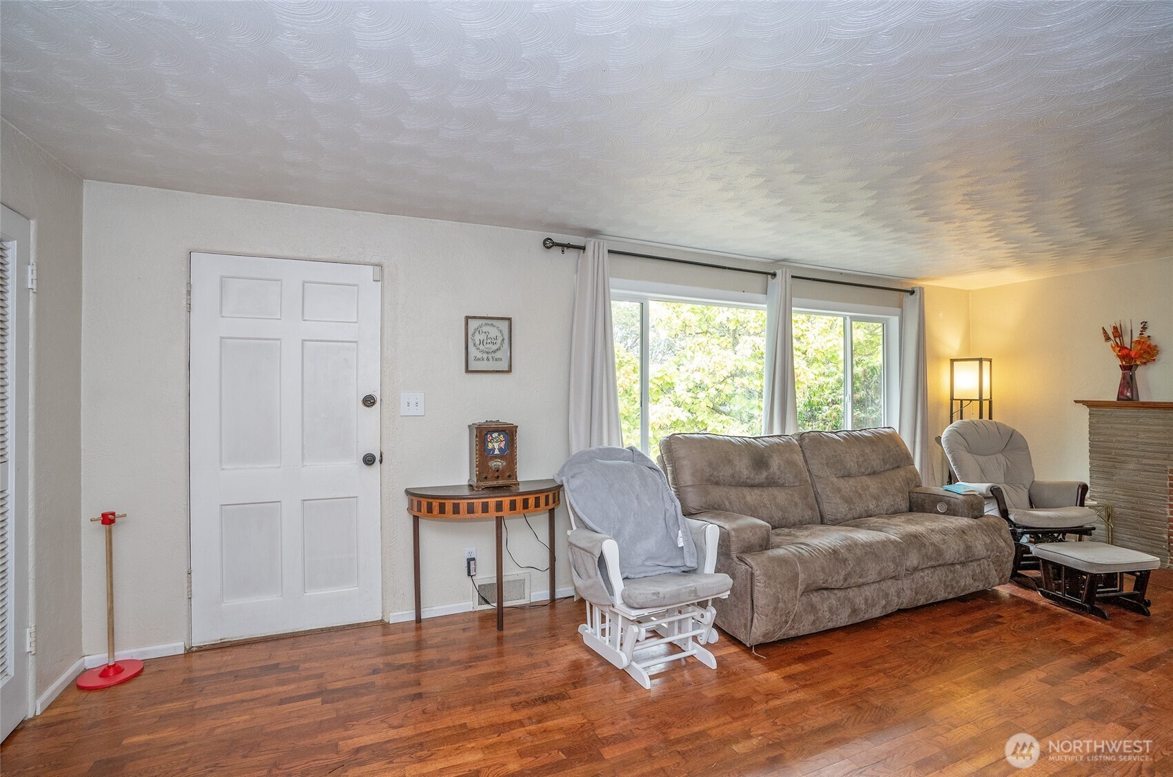 3546 E Grandview