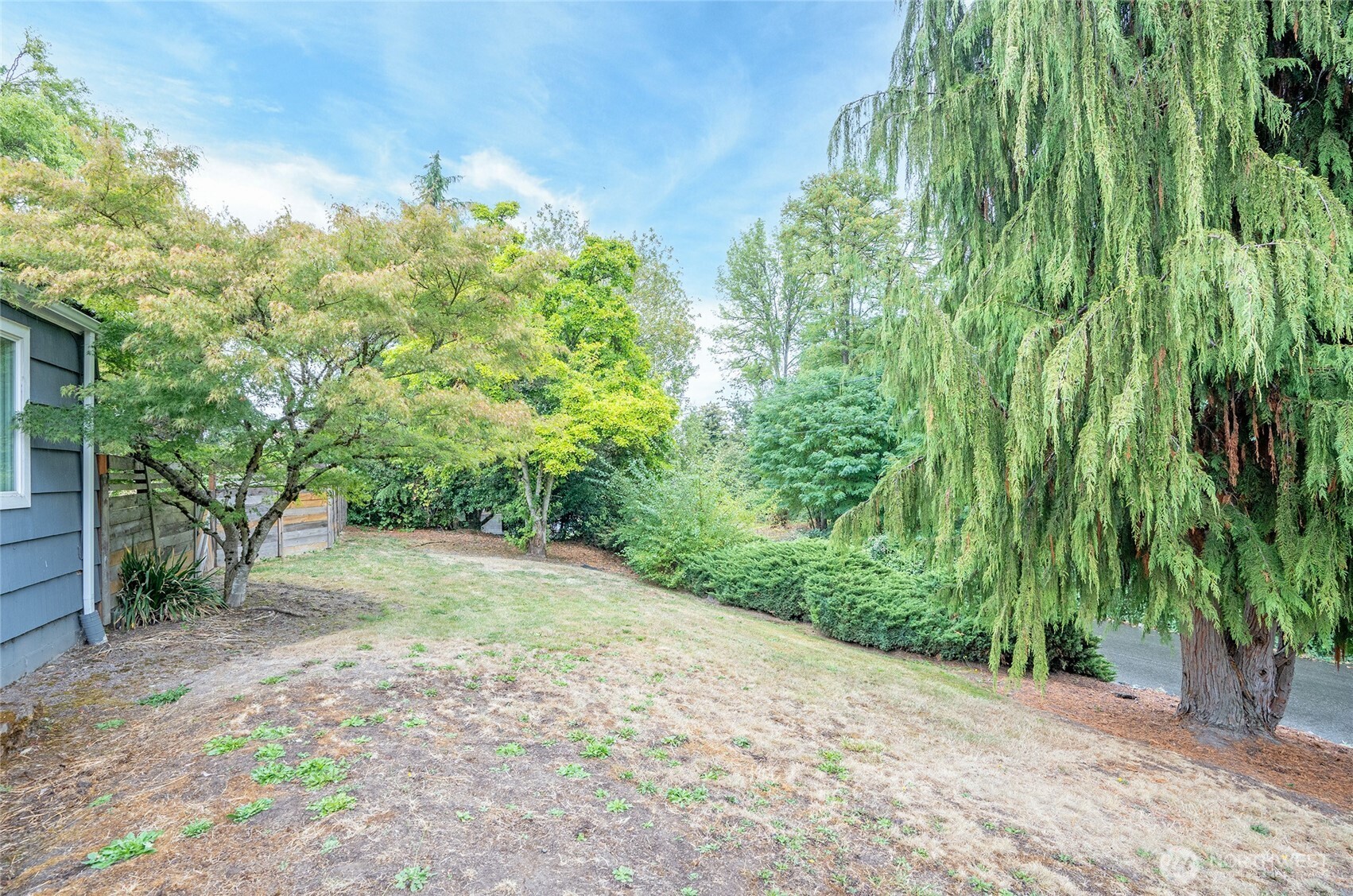 3546 E Grandview