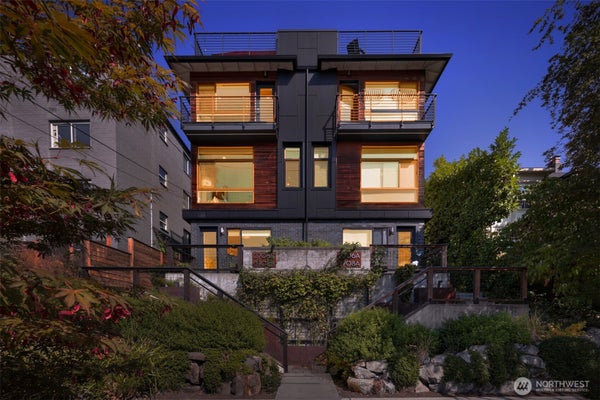 2708 FRANKLIN AVE E # B, SEATTLE, WA 98102 - Image 63f3655f426d30d1ca5523bbecab43d3/3696027411